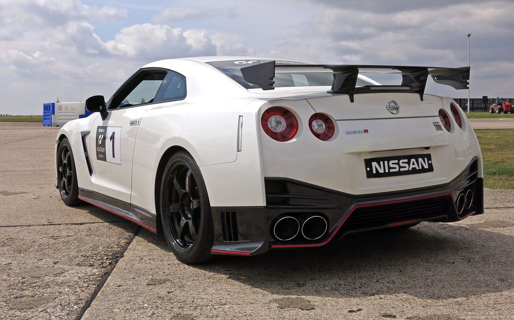 Nissan GT-R