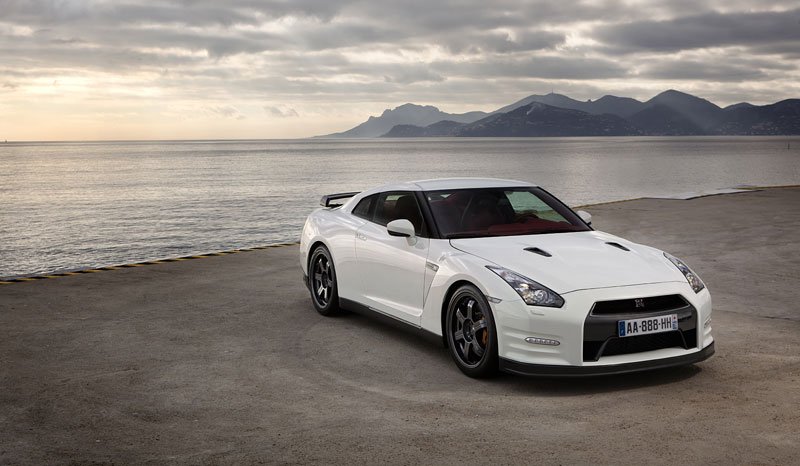 Nissan GT-R