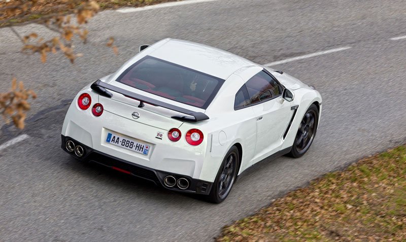 Nissan GT-R