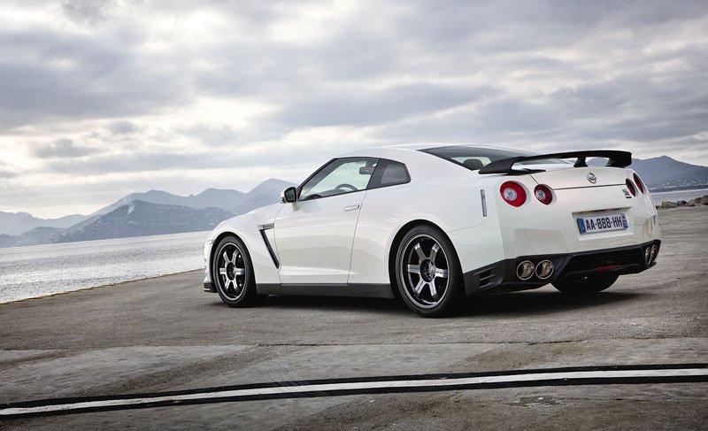 Nissan GT-R