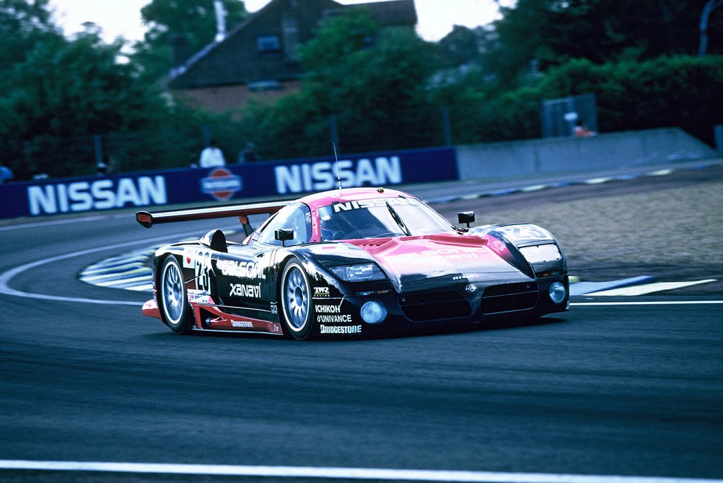 Nissan R390 GT1