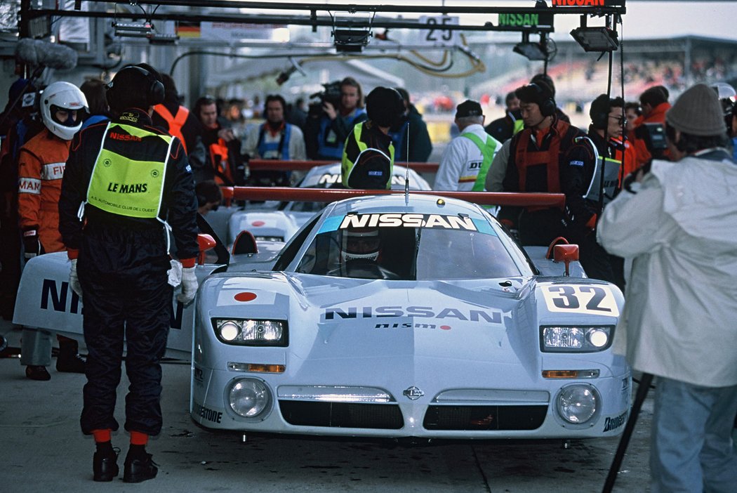 Nissan R390 GT1