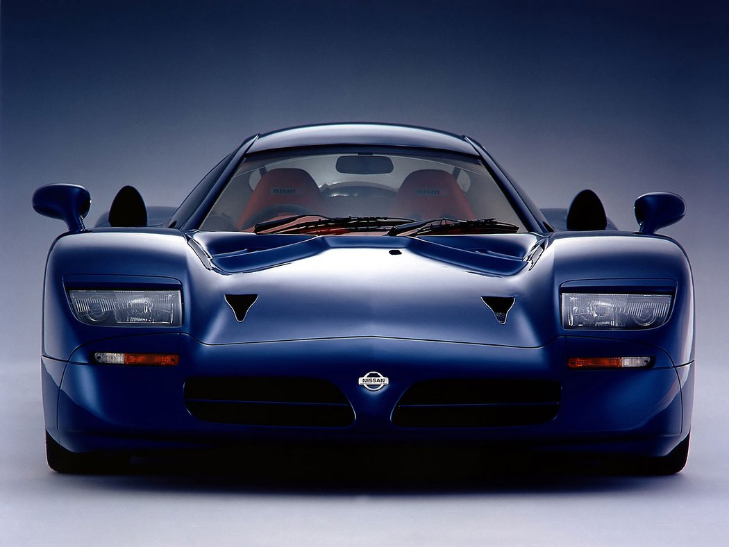 Nissan R390 GT1 - silniční verze