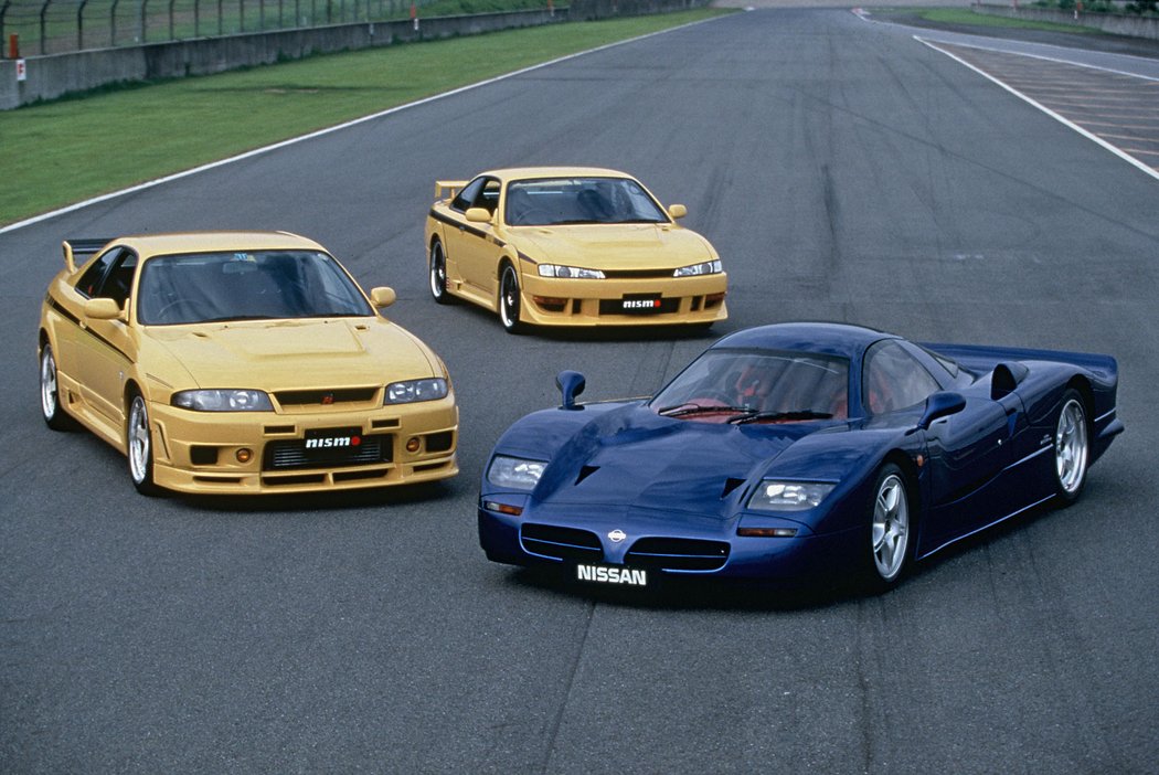 Nissan R390 GT1 - silniční verze