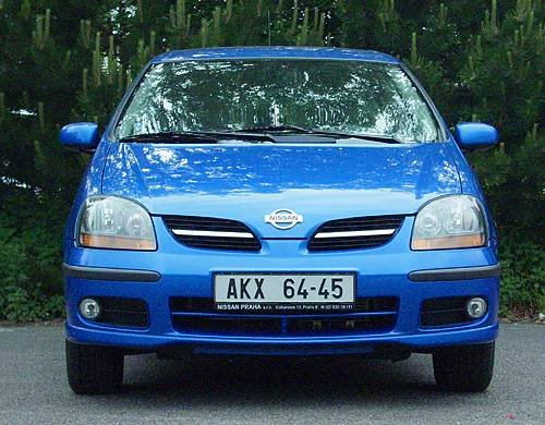 Nissan Almera Tino