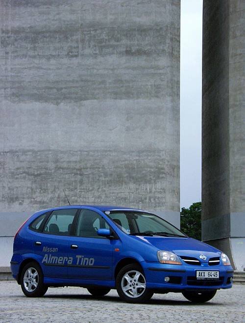 Nissan Almera Tino