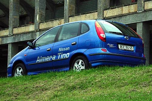 Nissan Almera Tino