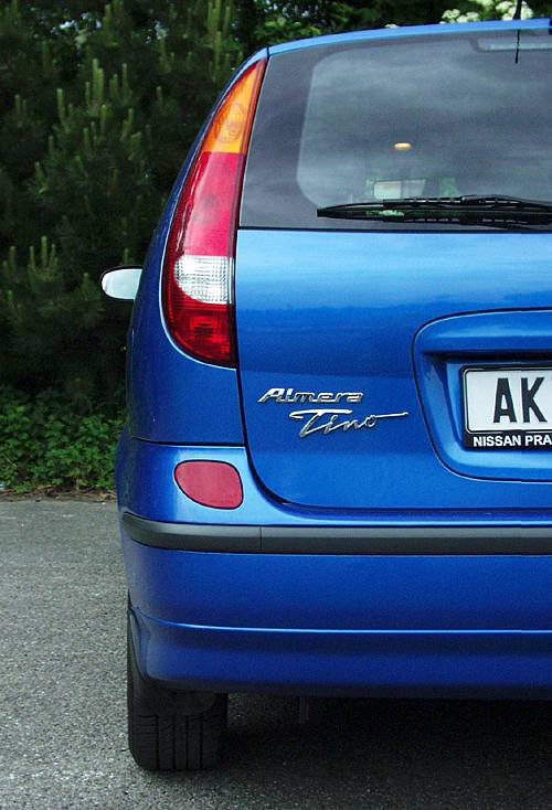 Nissan Almera Tino