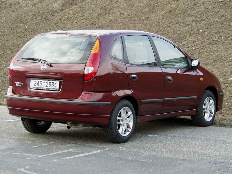 Nissan Almera Tino