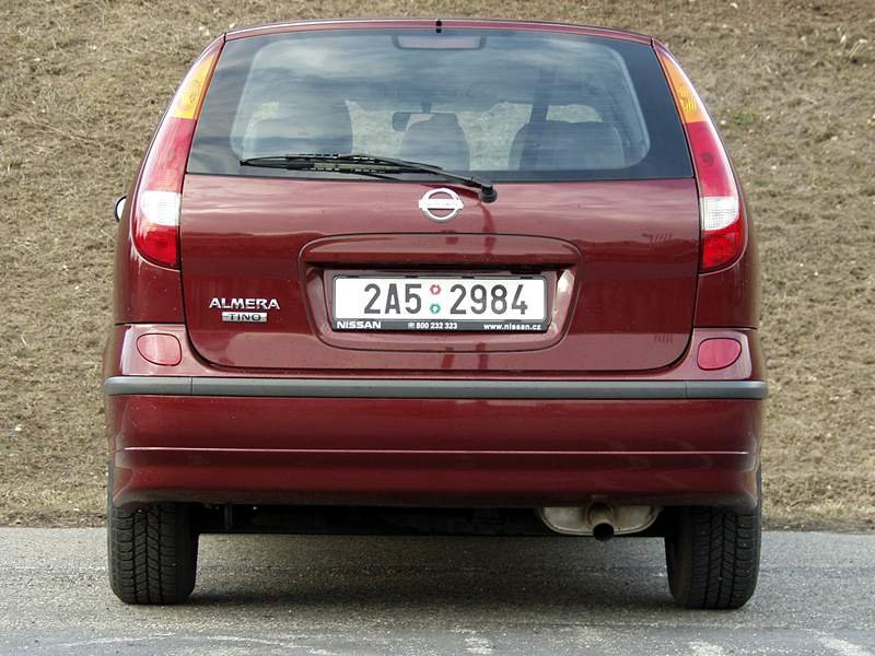 Nissan Almera Tino