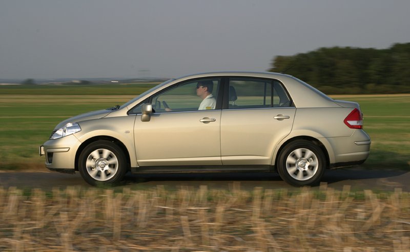 Nissan Tiida