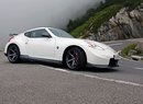 Video: Nissan 370Z Nismo proti netopýřímu muži