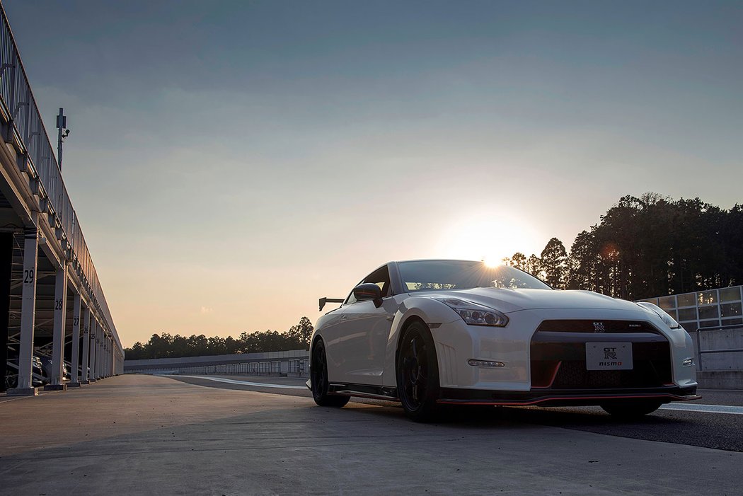 Nissan GT-R