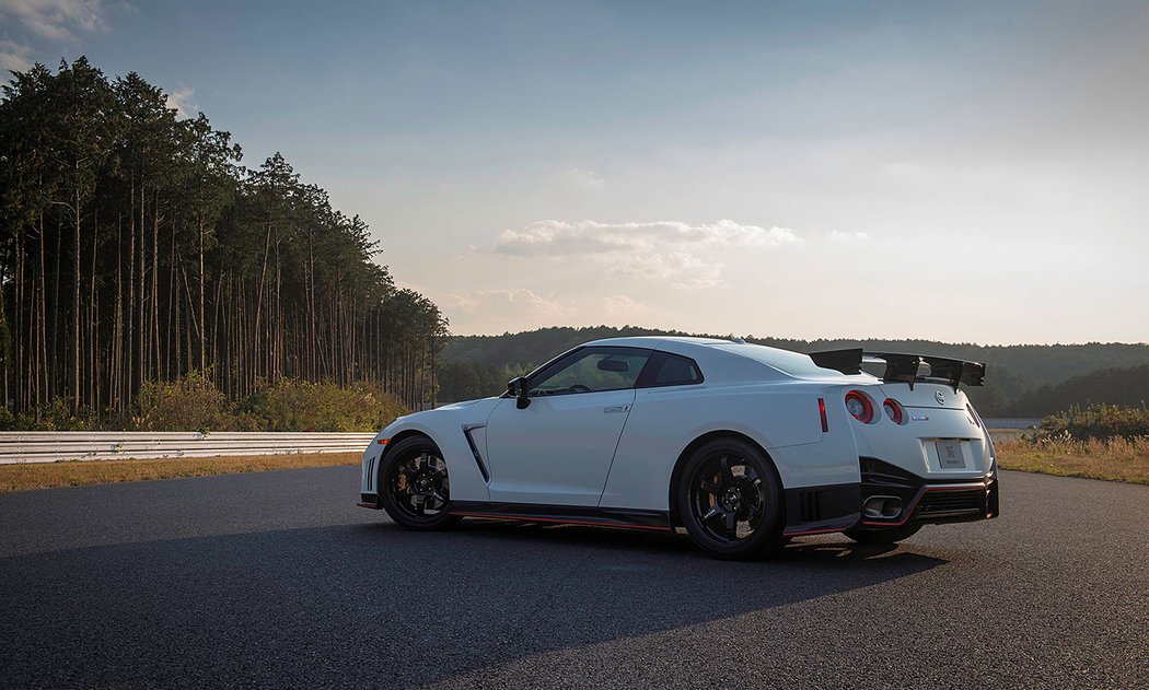 Nissan GT-R