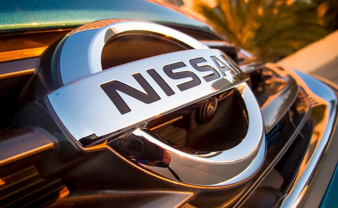 Nissan svolá v USA kvůli airbagům téměř milion vozů