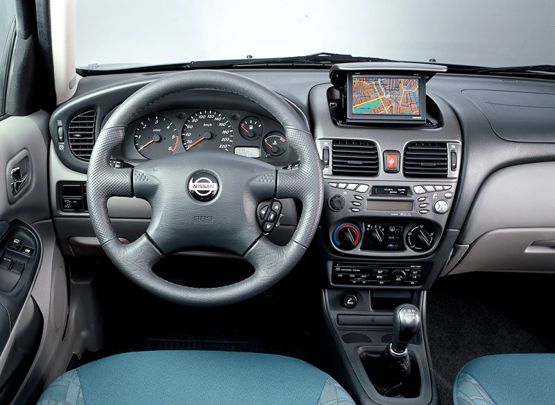 Nissan Almera