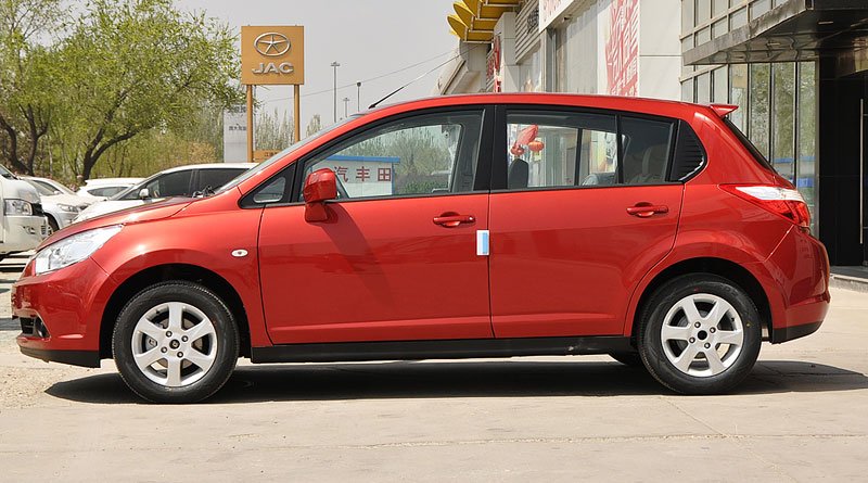 Nissan Tiida