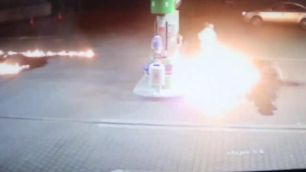 Šílená pyromanka řádila na pumpě v Nitře.