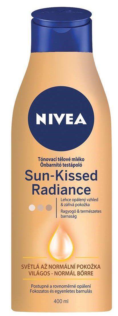 Samoopalovací krém Nivea Sun-Kissed Radiance, 152 Kč (400 ml), koupíte v síti drogérií.