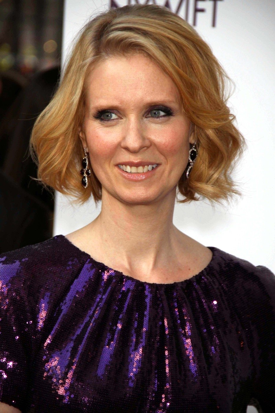 Cynthia Nixon se svými přírodními vlasy