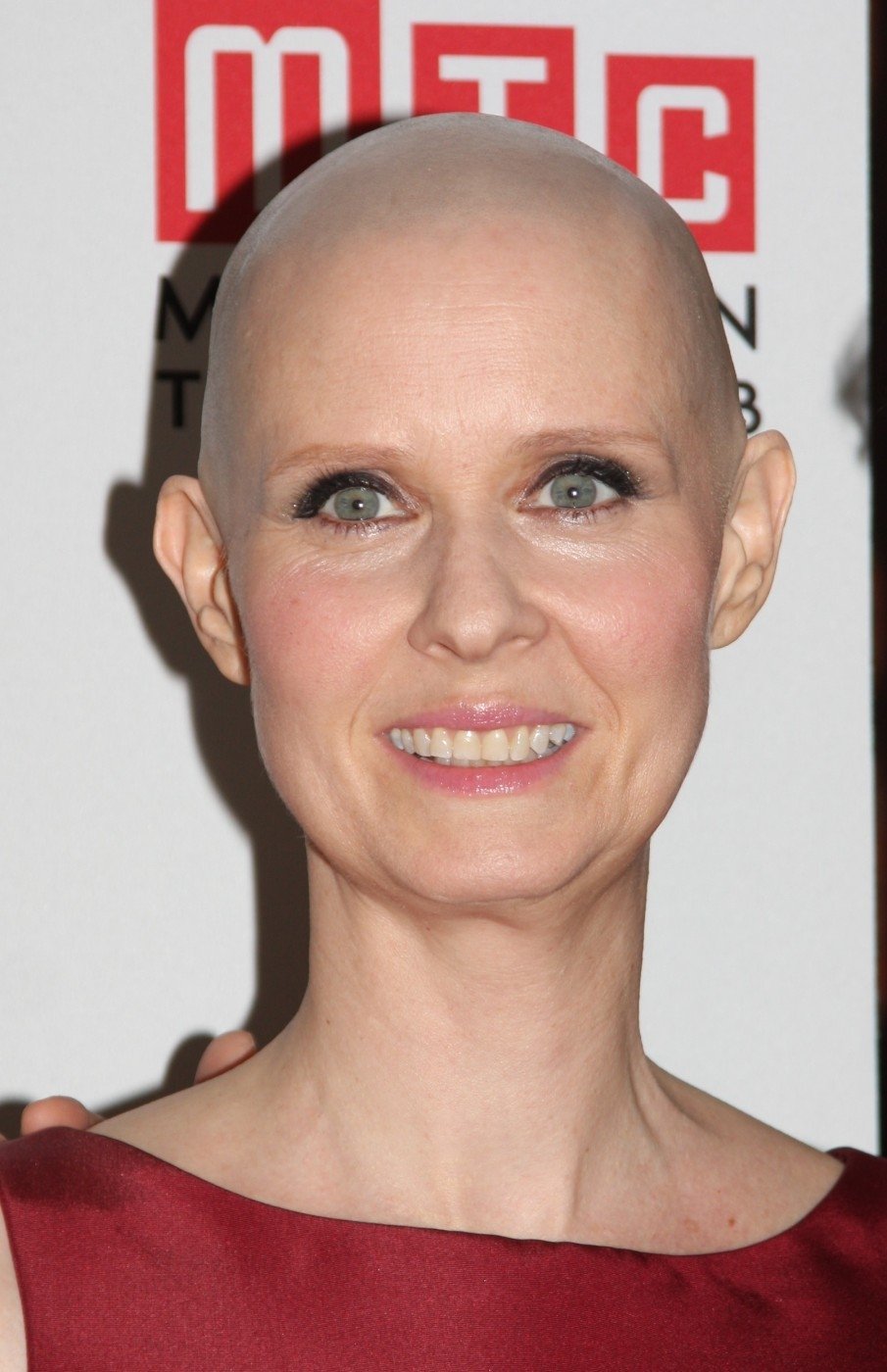 Cynthia Nixon bez vlasů