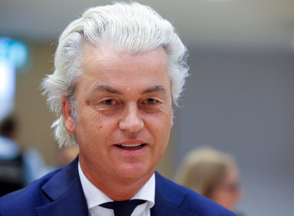 Geert Wilders je dlouhodobě předsedou radikálně pravicové Strany pro svobodu (PVV) a dlouholetým kritikem islámu.