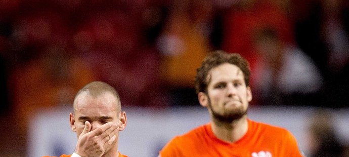 Kapitán Nizozemska Wesley Sneijder i jeho spoluhráči čelí po porážce v Česku tvrdé kritice