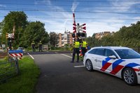 Velká sabotáž na železnici?! Kovové trubky připevnili na koleje na desítkách míst v Nizozemsku