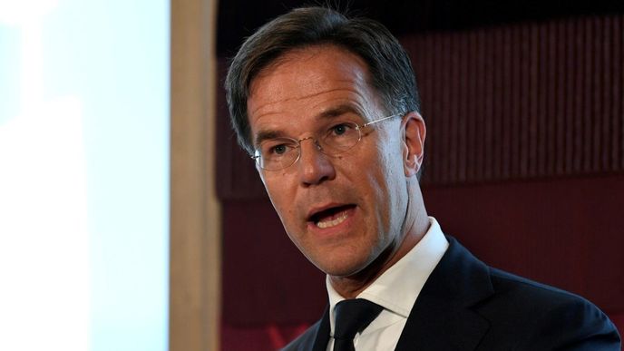 Nizozemský premiér Mark Rutte požaduje po Evropské komisi, aby Polsku neprodleně zmrazila finanční prostředky z unijních fondů.