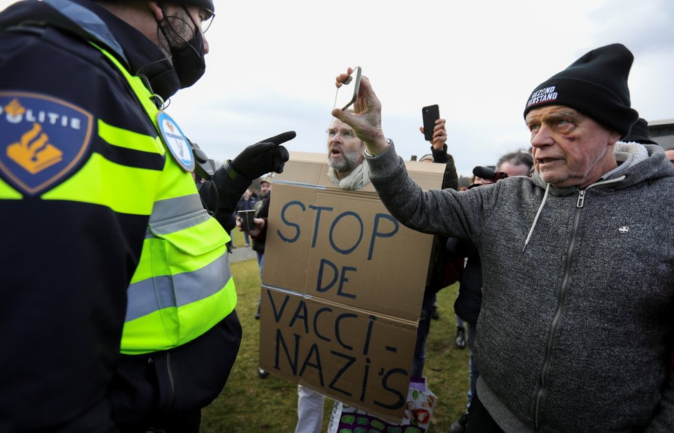 Nizozemci protestují proti koronavirovým opatřením (24.1.2021)