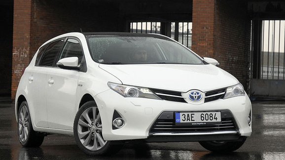 TEST Toyota Auris Hybrid – Ve jménu pokroku