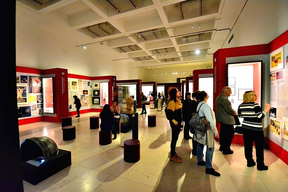 Výstava Račte vstoupit do divadla v Nové budově Národního muzea