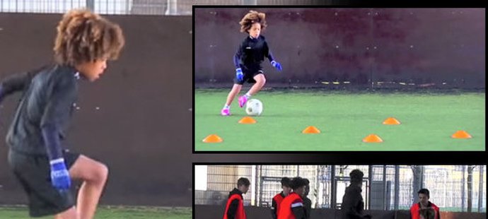 Osmiletý fotbalista Chelsea Denim Nnamudi umí s míčem neuvěřitelné kousky