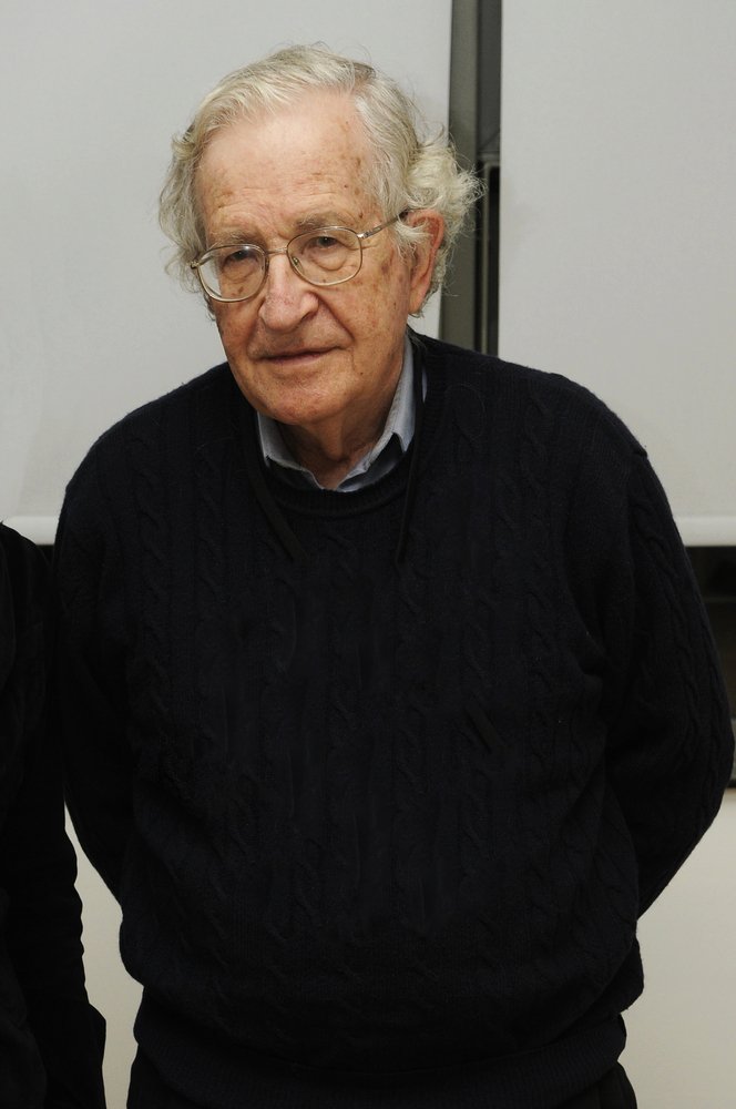 Svět na hranici zkázy? Od jaderné války nás dělí tři minuty, říká Noam Chomsky.