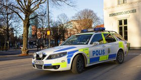 Táhni domů, ty zas*aný Arabe! Švédský policista ztratil nervy.