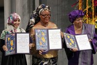 Nobelovu cenu za mír získala poprvé trojice žen