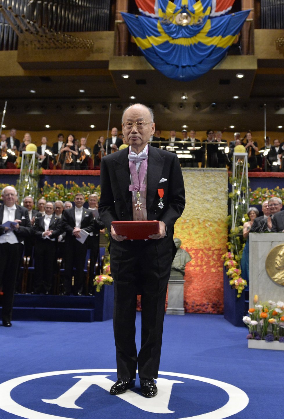 Letošní Nobelovu cenu za fyziologii a lékařství získali tři parazitologové - irský vědec působící v USA William C. Campbell a Japonec Satoši Omura (na snímku) za výzkum hlístic a Číňanka Tchu Jou-jou za výzkum přispívající k léčbě malárie.