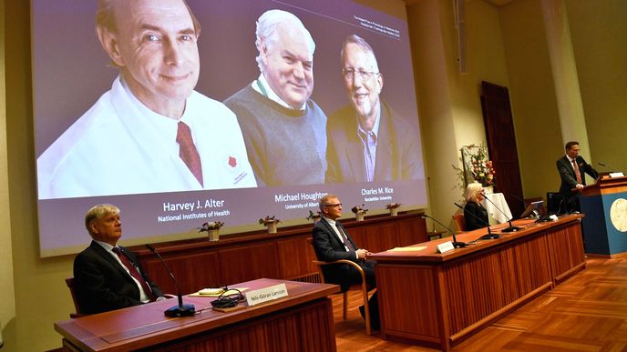 Harvey J. Alter, Michael Houghton a Charles M. Rice získali Nobelovu cenu za lékařství