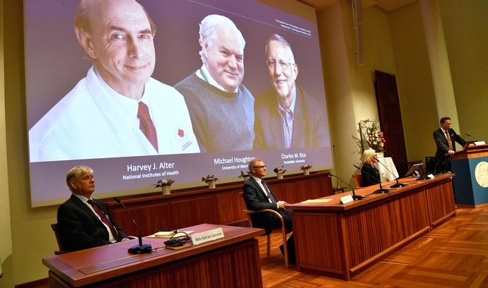 Harvey J. Alter, Michael Houghton a Charles M. Rice získali Nobelovu cenu za lékařství