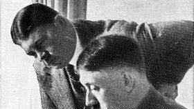 Ernst Röhm se svou sexualitou netajil, kvůli tomu se spekulovalo i o orientaci Adolfa Hitlera