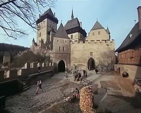 Hrad Karlštejn v hudební komedii Noc na Karlštejně