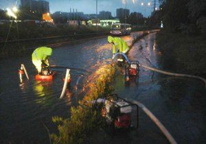 Noční bouřka potrápila především Brno a jeho okolí. Hasiči do pátečního rána evidují na 40 výjezdů.