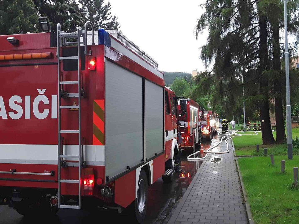 Noční bouřka potrápila především Brno a jeho okolí. Hasiči do pátečního rána evidují na 40 výjezdů.