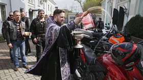 Ruští motorkáři Noční vlci v čele s Alexanderem Zaldostanovem vyrazili z Moskvy na další spanilou jízdu do Berlína 29. 4. 2016.