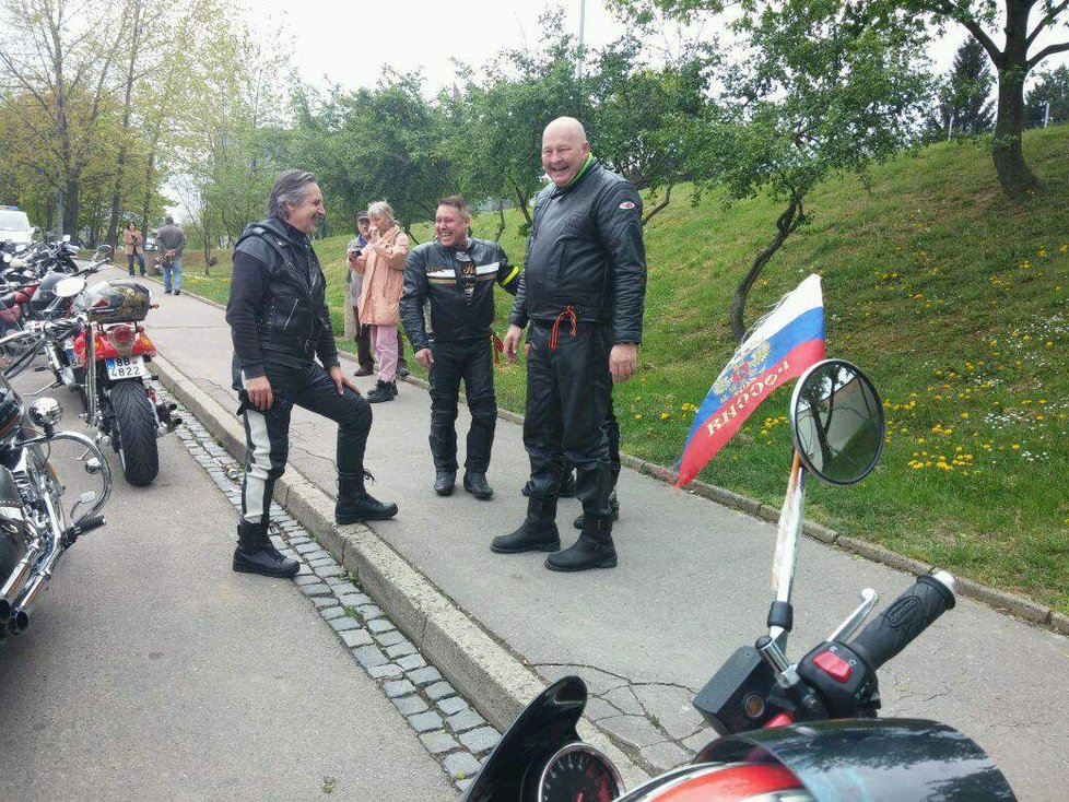 Ruský kordon motorkářů, kteří si říkají Noční vlci, už dorazil do Brna