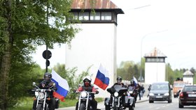 Putinovi motorkáři: Přijeli do koncentračního tábora Dachau!