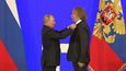 Ruský prezident Vladimir Putin udělil medaili českému písničkáři Jaromíru Nohavicovi (4. 11. 2018)