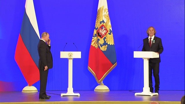 Ruský prezident Vladimir Putin udělil medaili českému písničkáři Jaromíru Nohavicovi (4. 11. 2018)