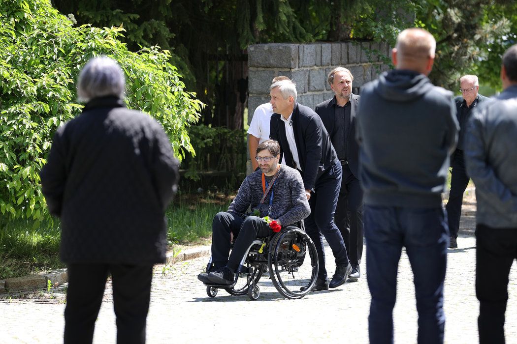 S kamarádem Radkem Novákem se ve středu naposledy rozloučil také bývalý hokejista a spoluhráč Tomáš Zelenka