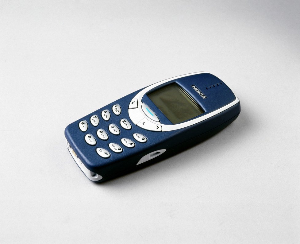 Původní model Nokie 3310 z roku 2000.